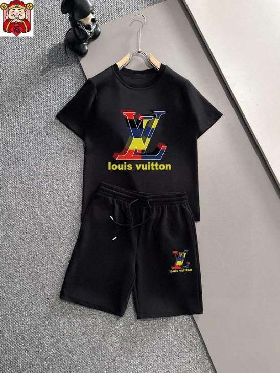 Picture of LV Shirt Pant Suits _SKULVM-5XLkdtr19923689